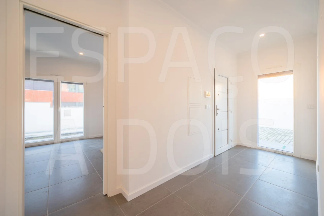 Moradia T2 para Venda em Mina de Água Foto 14