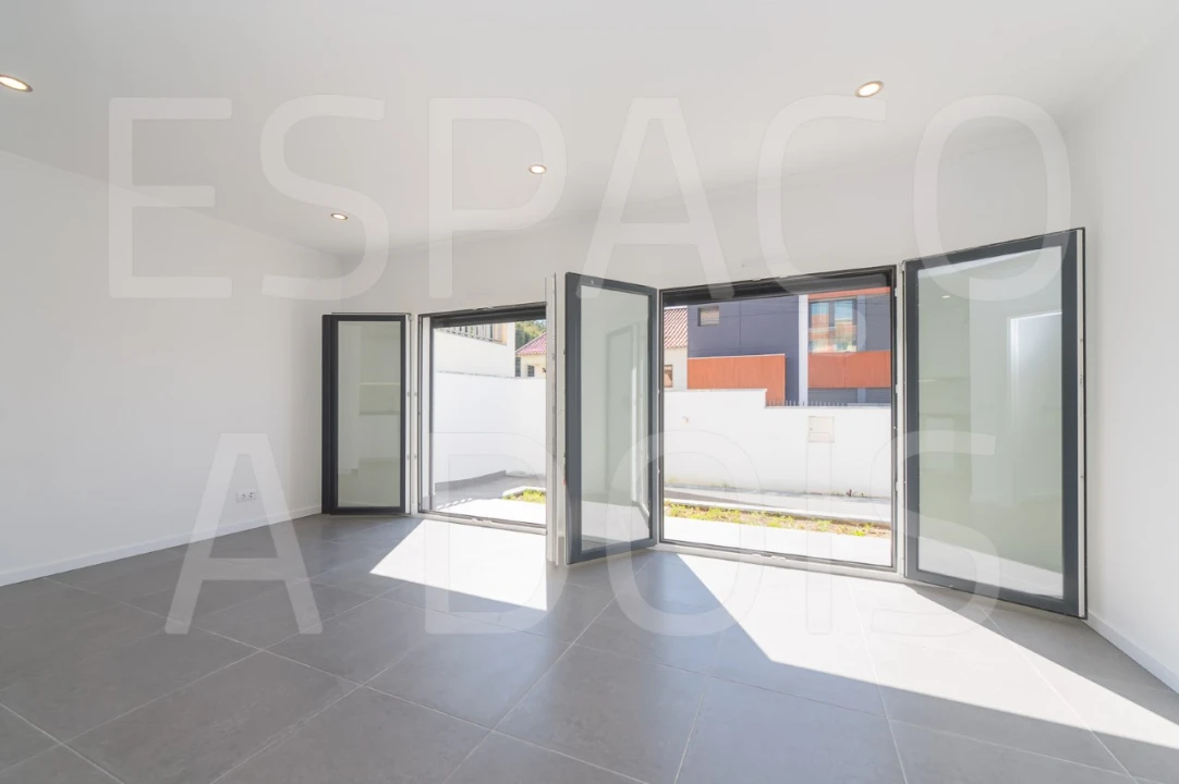 Moradia T2 para Venda em Mina de Água Foto 16