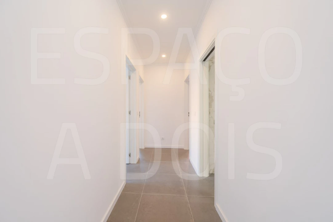 Moradia T2 para Venda em Mina de Água Foto 29