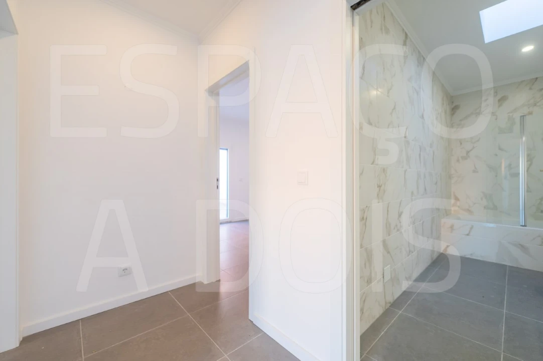 Moradia T2 para Venda em Mina de Água Foto 30