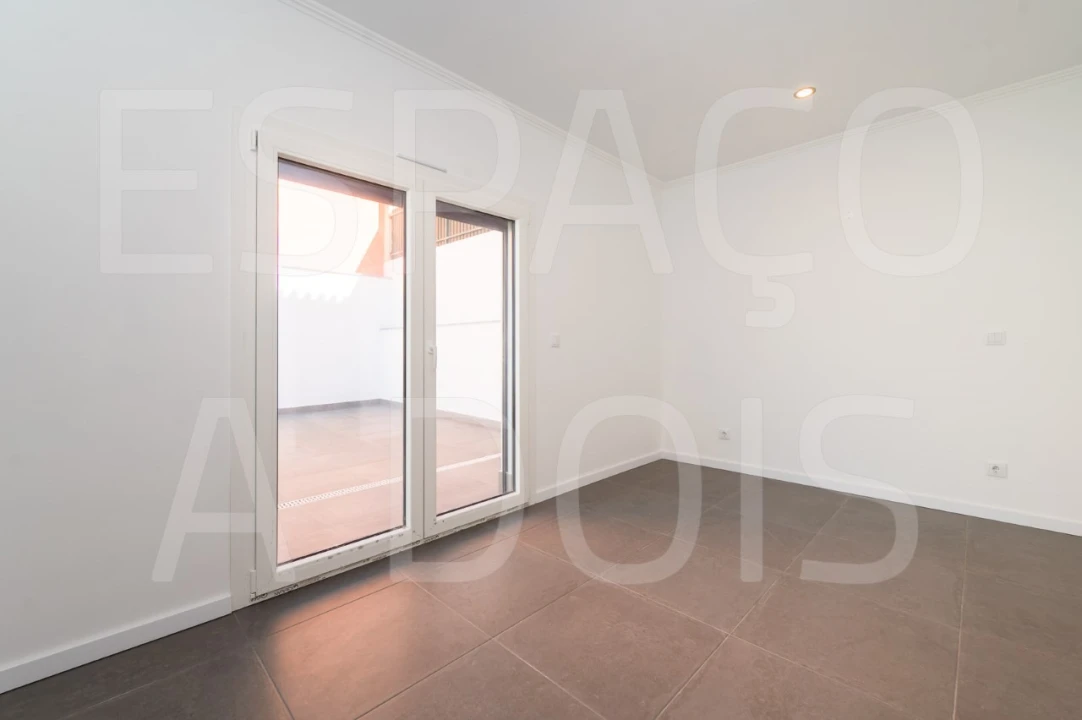 Moradia T2 para Venda em Mina de Água Foto 31