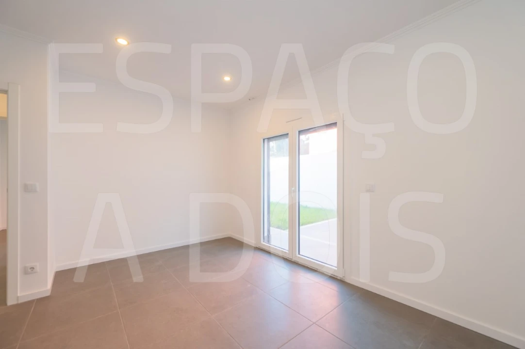 Moradia T2 para Venda em Mina de Água Foto 33