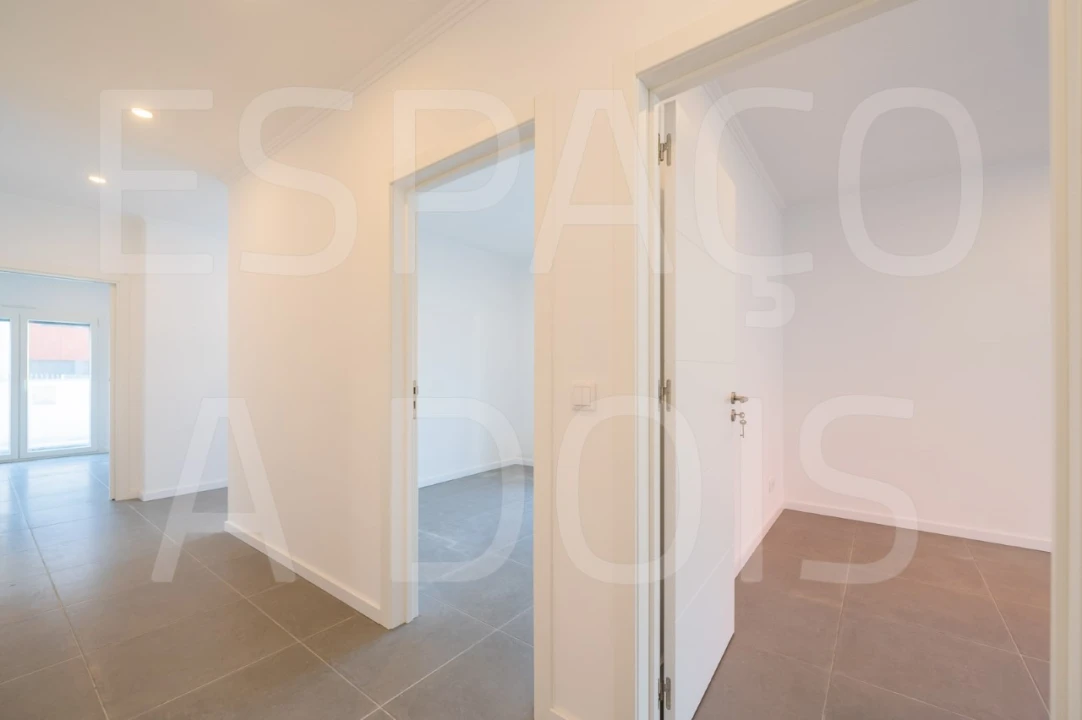 Moradia T2 para Venda em Mina de Água Foto 42