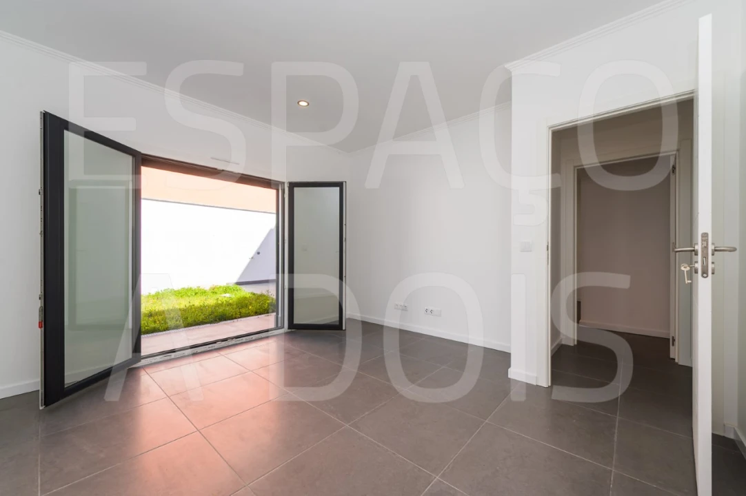 Moradia T2 para Venda em Mina de Água Foto 44