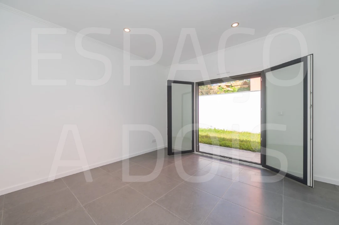 Moradia T2 para Venda em Mina de Água Foto 46