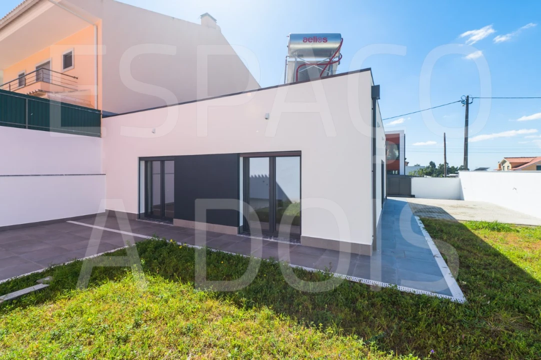 Moradia T2 para Venda em Mina de Água Foto 48