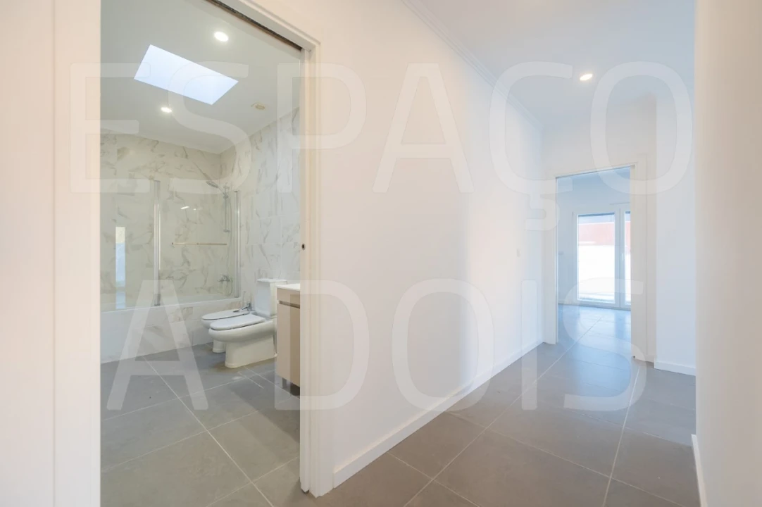 Moradia T2 para Venda em Mina de Água Foto 52