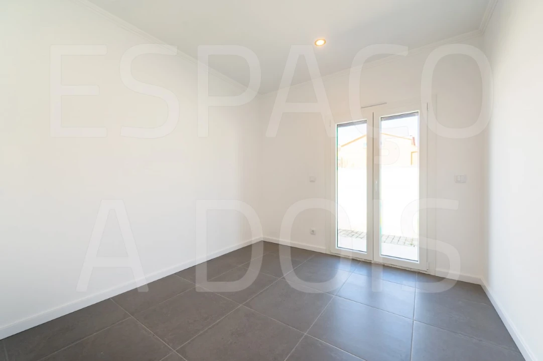 Moradia T2 para Venda em Mina de Água Foto 56