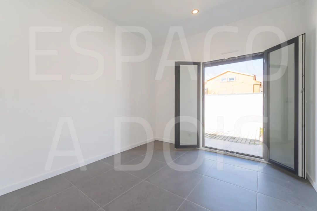 Moradia T2 para Venda em Mina de Água Foto 57