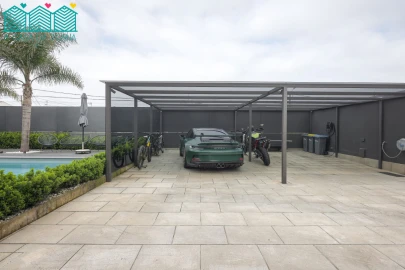 Moradia T4 para Venda em Eixo e Eirol