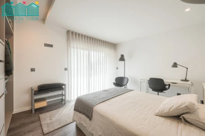 Moradia T4 para Venda em Eixo e Eirol