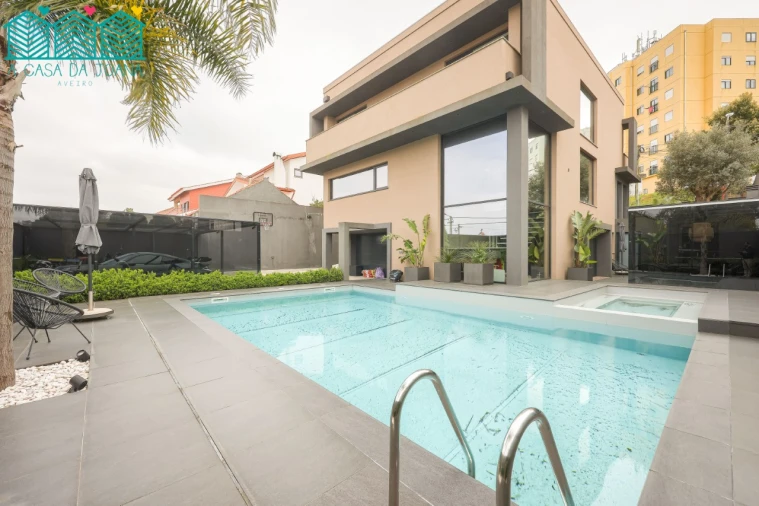 Moradia T4 para Venda em Eixo e Eirol Foto 2