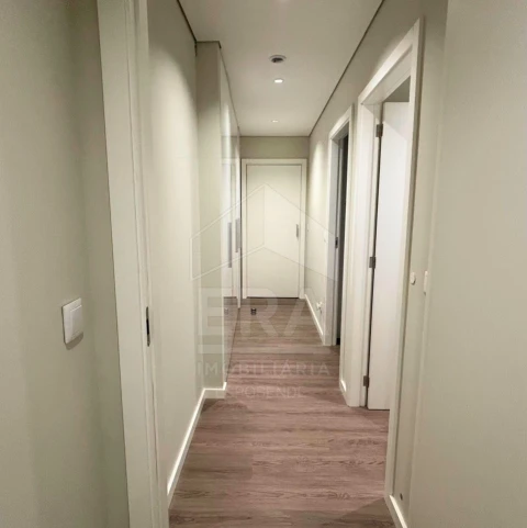 Moradia T3 para Venda em Mazarefes e Vila Fria