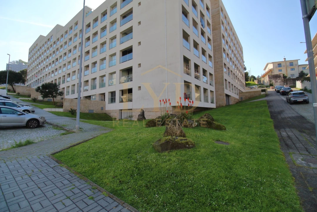 Apartamento T2 para Venda em Penafiel Foto 2