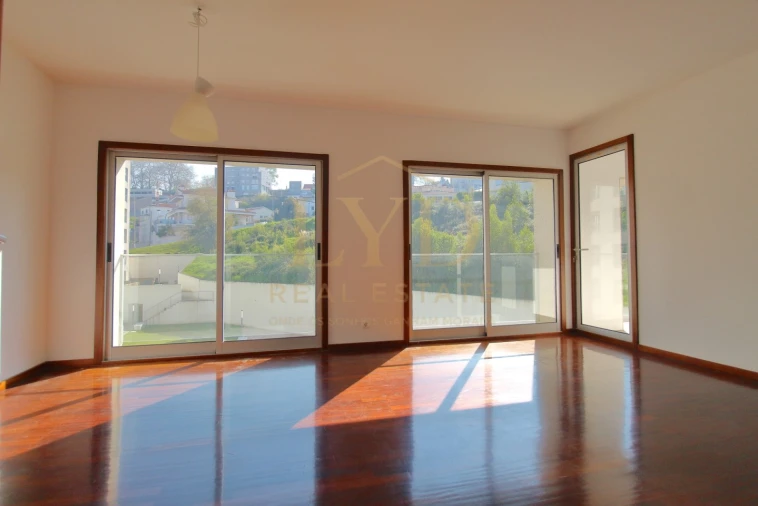 Apartamento T2 para Venda em Penafiel Foto 7