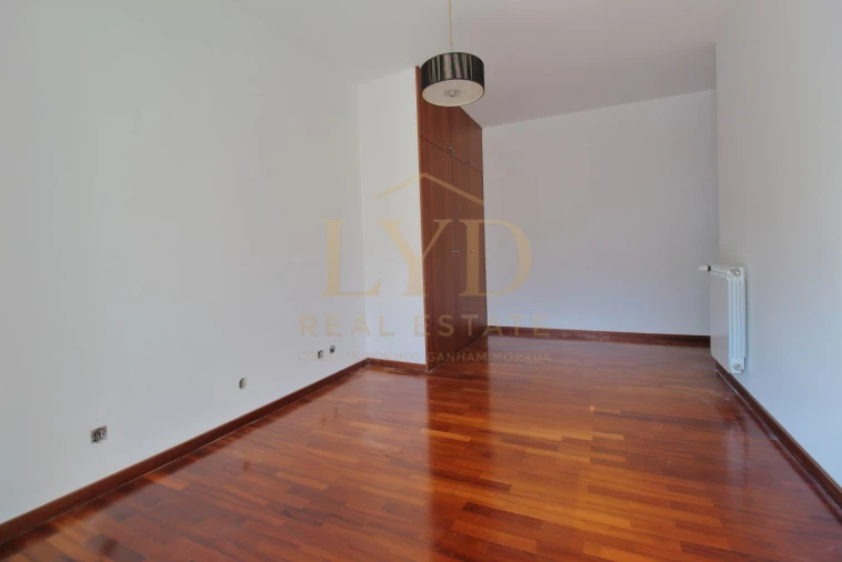 Apartamento T2 para Venda em Penafiel Foto 11