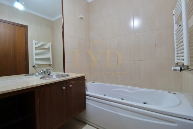 Apartamento T2 para Venda em Penafiel Foto 13