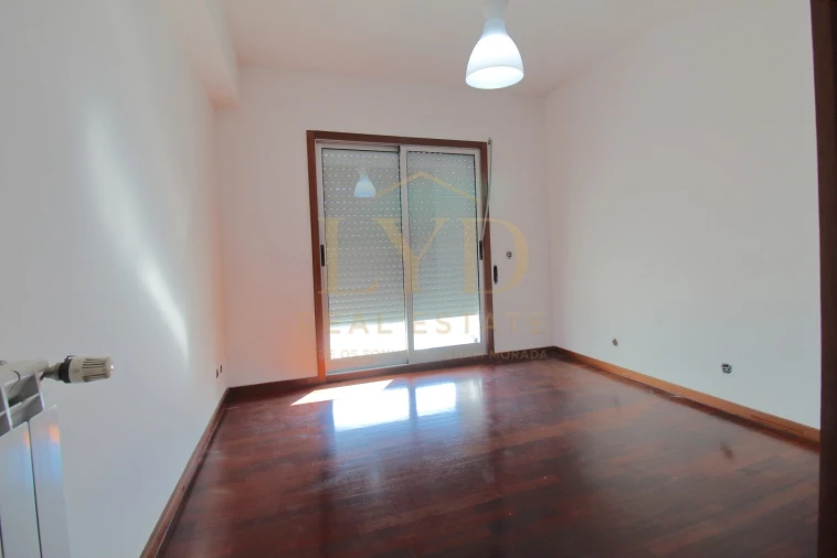 Apartamento T2 para Venda em Penafiel Foto 14