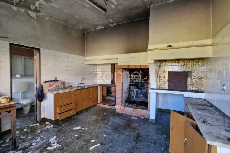 Moradia T4 para Venda em Chancelaria Foto 30