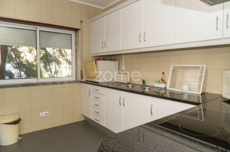 Prédio para Venda em Algés, Linda-A-Velha e Cruz Quebrada-Dafundo Foto 33