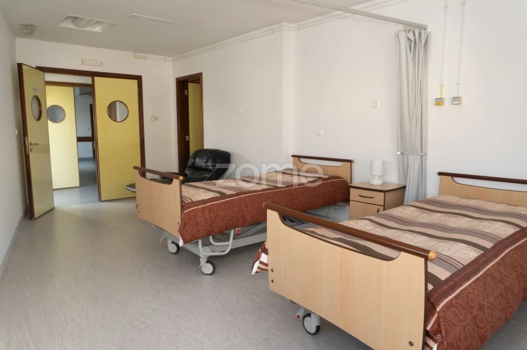 Prédio para Venda em Algés, Linda-A-Velha e Cruz Quebrada-Dafundo Foto 30