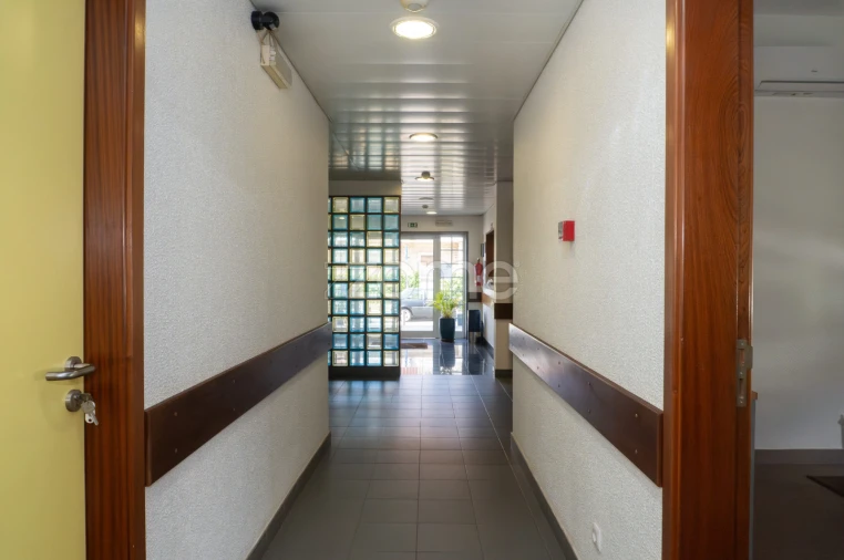 Prédio para Venda em Algés, Linda-A-Velha e Cruz Quebrada-Dafundo Foto 7