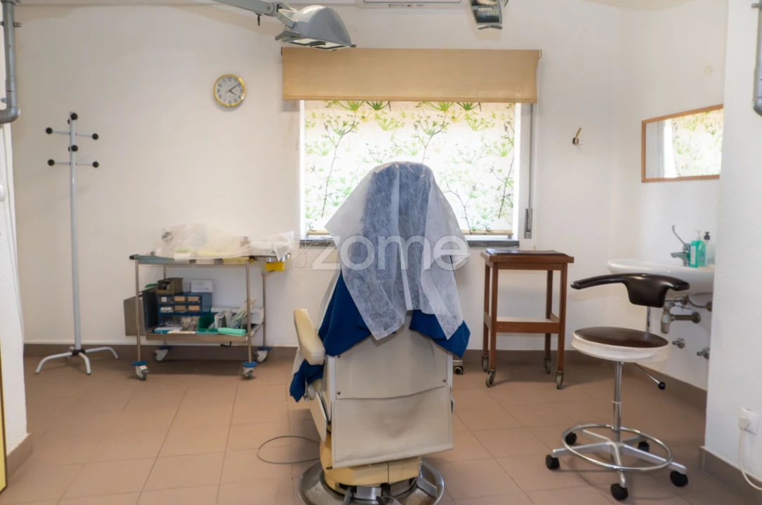 Prédio para Venda em Algés, Linda-A-Velha e Cruz Quebrada-Dafundo Foto 10