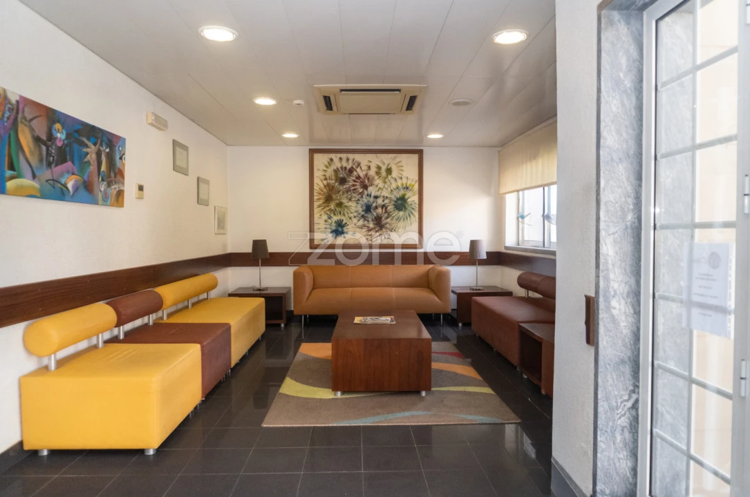 Prédio para Venda em Algés, Linda-A-Velha e Cruz Quebrada-Dafundo Foto 6