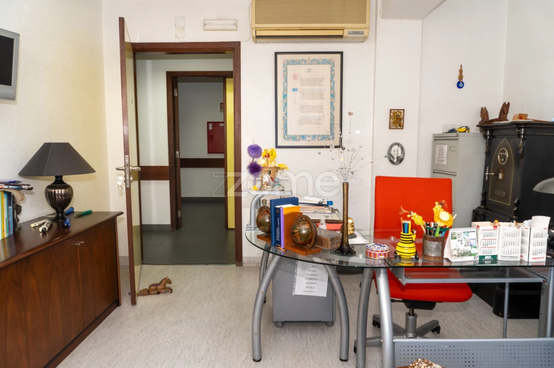 Prédio para Venda em Algés, Linda-A-Velha e Cruz Quebrada-Dafundo Foto 28