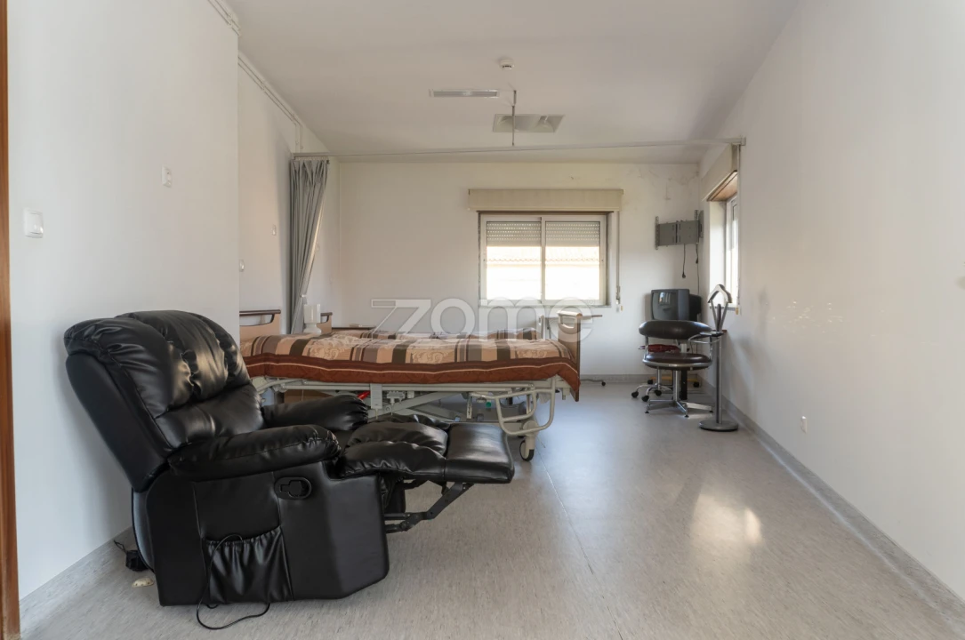 Prédio para Venda em Algés, Linda-A-Velha e Cruz Quebrada-Dafundo Foto 31