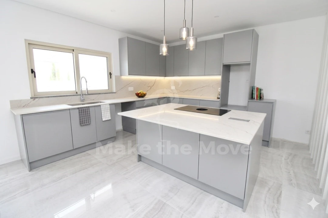 Moradia T4 para Venda em Moncarapacho e Fuseta Foto 5