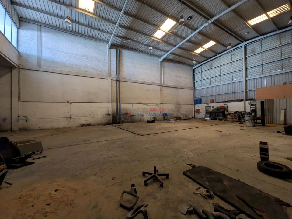 Armazém para Venda em Alverca do Ribatejo e Sobralinho Foto 2