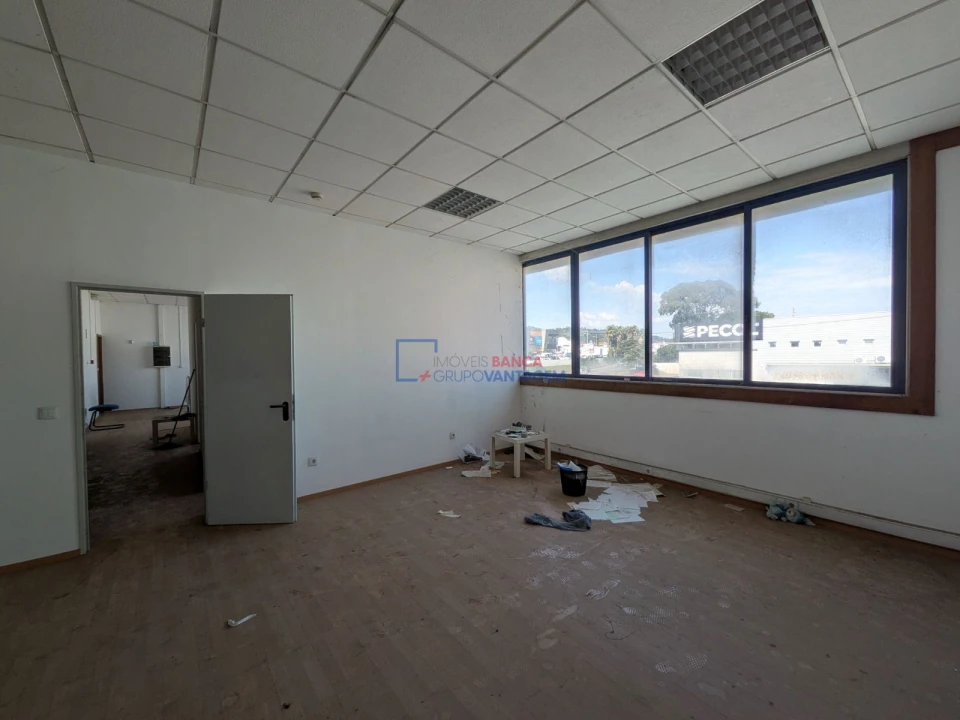 Armazém para Venda em Alverca do Ribatejo e Sobralinho Foto 7