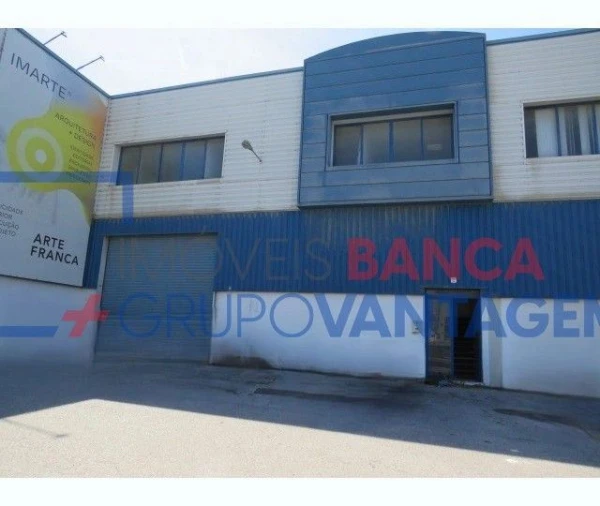 Armazém para Venda em Alverca do Ribatejo e Sobralinho