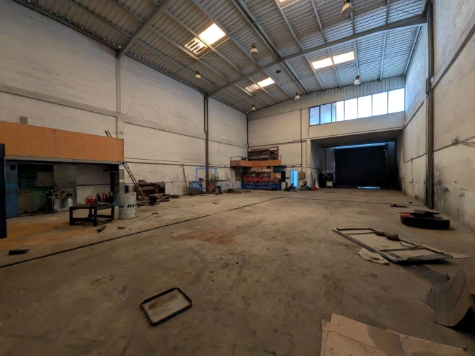 Armazém para Venda em Alverca do Ribatejo e Sobralinho Foto 3