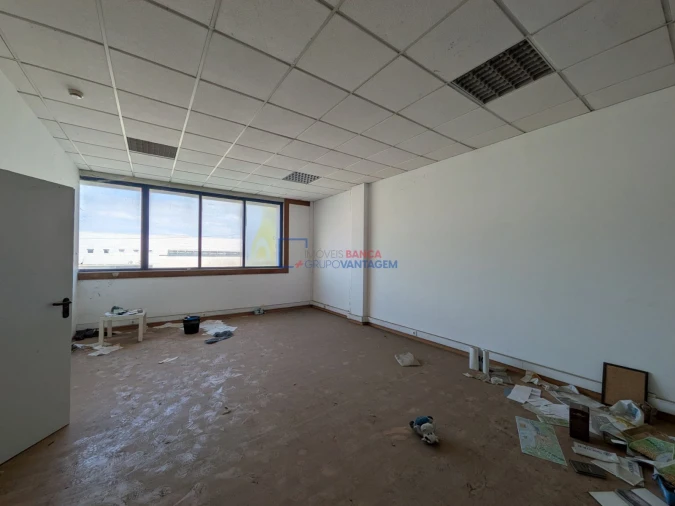 Armazém para Venda em Alverca do Ribatejo e Sobralinho Foto 8