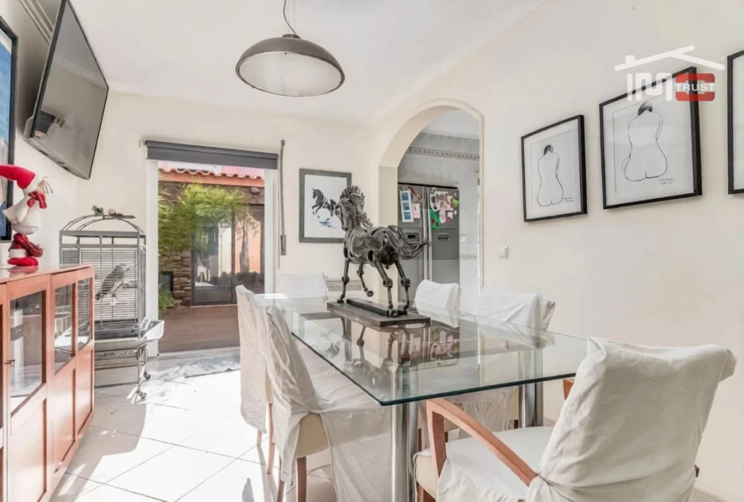 Moradia T3 para Venda em Atalaia e Alto Estanqueiro-Jardia Foto 1