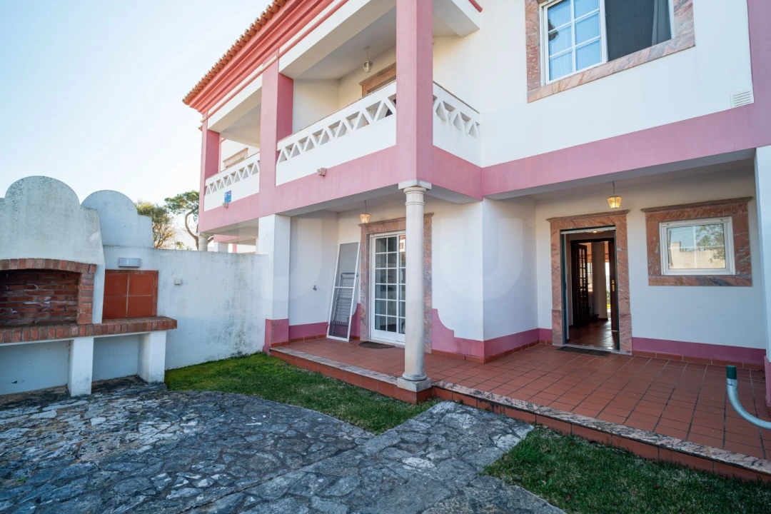 Moradia T3 para Arrendamento em Nadadouro Foto 24