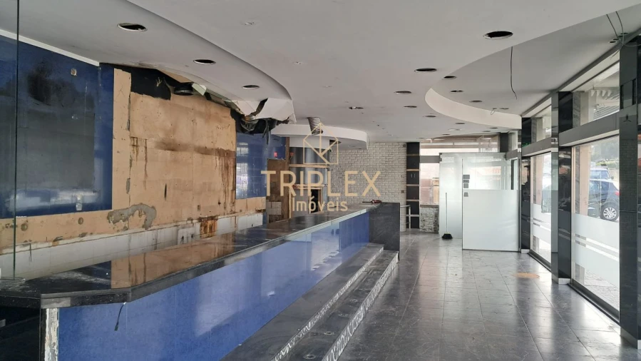 Loja para Arrendamento em Rio Tinto Foto 7