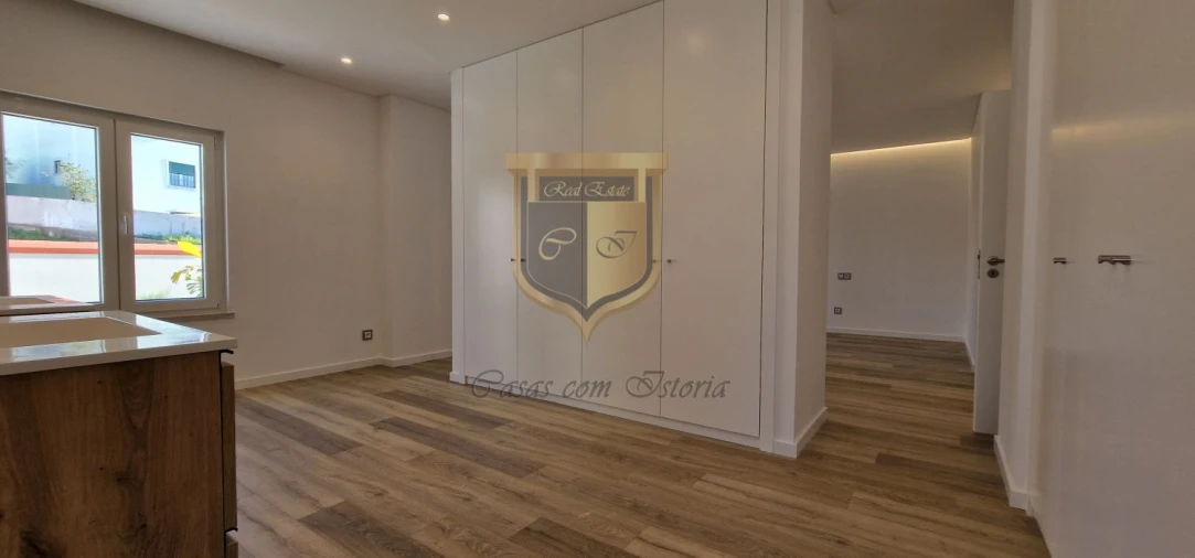 Moradia T7 para Venda em São Pedro da Cadeira Foto 22