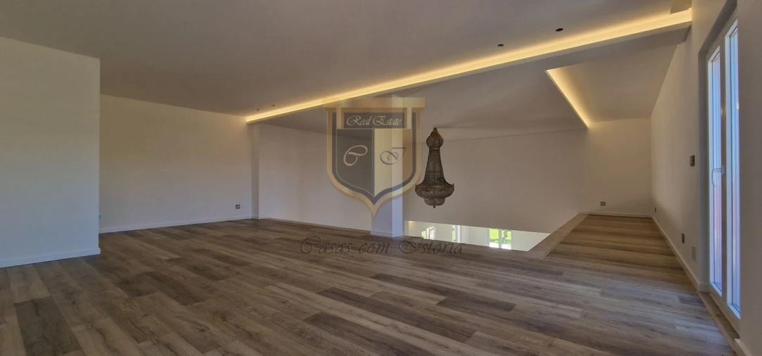 Moradia T7 para Venda em São Pedro da Cadeira Foto 41