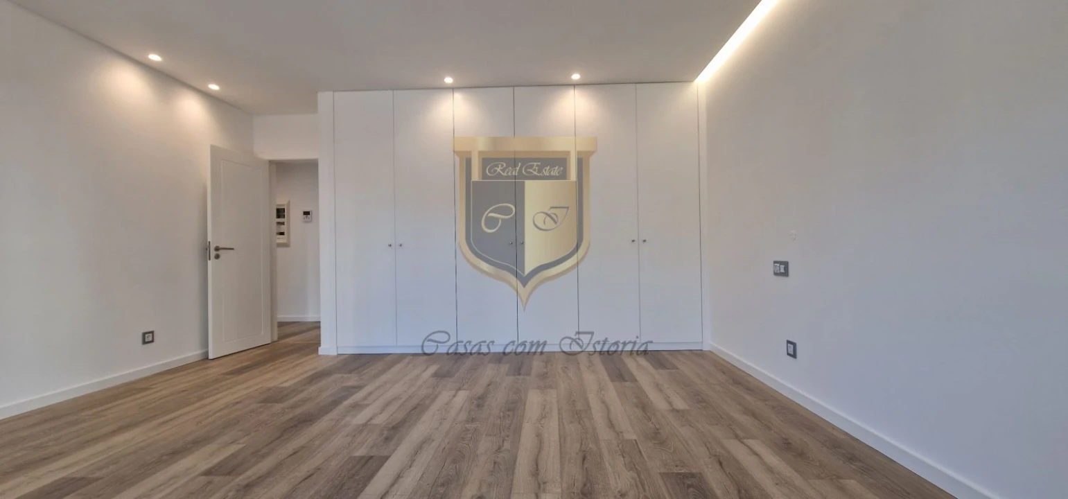 Moradia T7 para Venda em São Pedro da Cadeira Foto 39