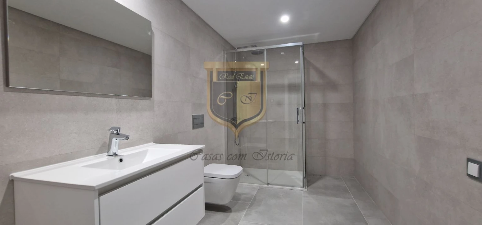 Moradia T7 para Venda em São Pedro da Cadeira Foto 45