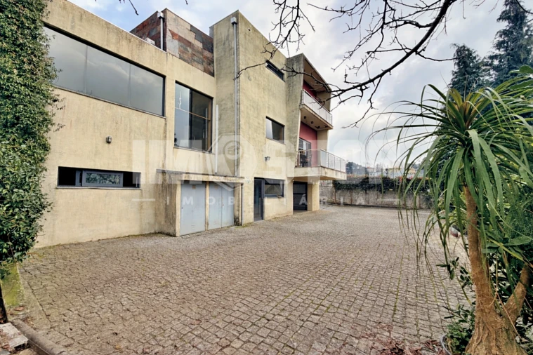 Moradia T4 para Venda em Branca Foto 36