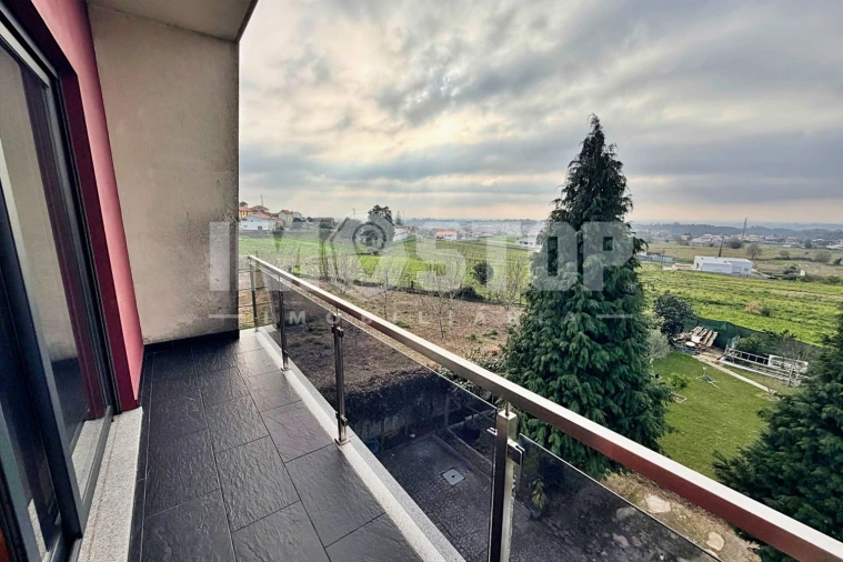 Moradia T4 para Venda em Branca Foto 28