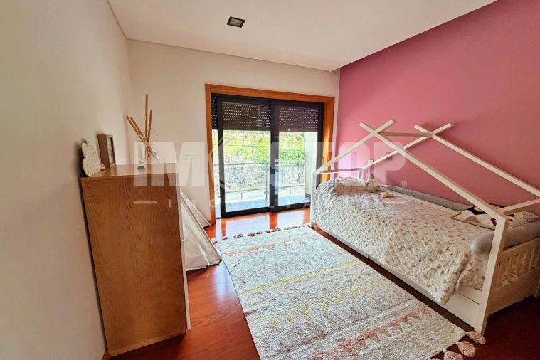 Moradia T4 para Venda em Branca Foto 15