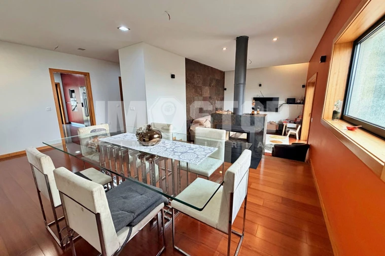 Moradia T4 para Venda em Branca Foto 1