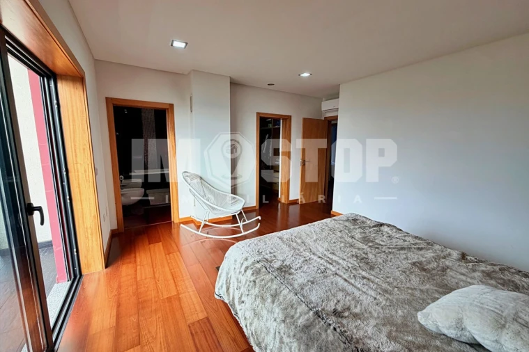 Moradia T4 para Venda em Branca Foto 24