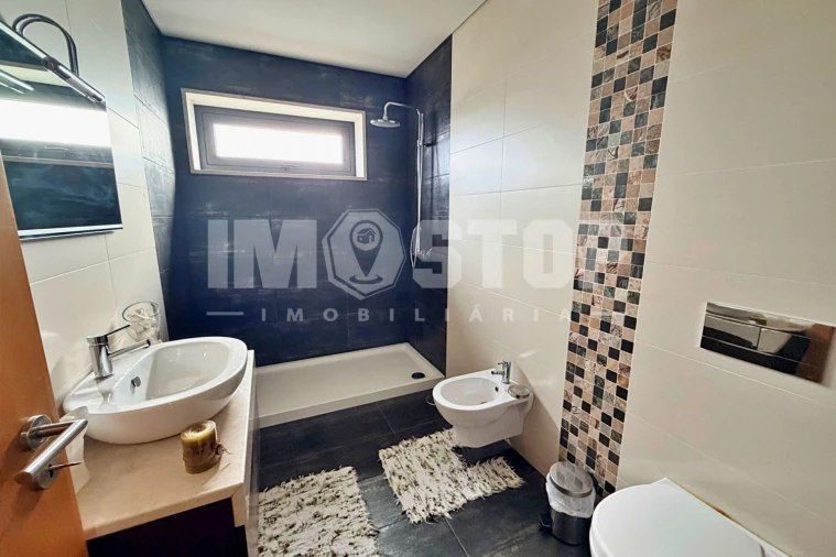 Moradia T4 para Venda em Branca Foto 21