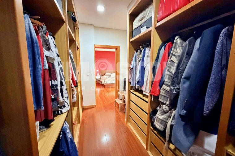 Moradia T4 para Venda em Branca Foto 25